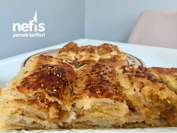 Çıtır Çıtır Enfes Sosu İle Patlıcanlı Börek