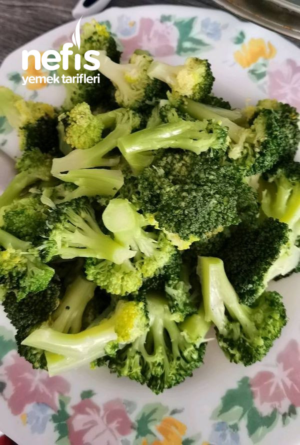 Yoğurtlu Brokoli Salata