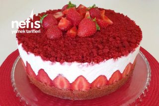 Çilekli Kırmızı Kadife Pasta (Red Velvet Cake) Tarifi