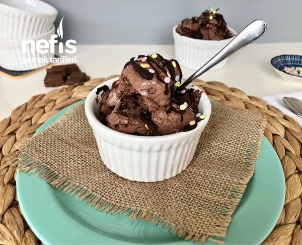 1 Kutu Kremayla Çikolata Parçalı Dondurma Videolu