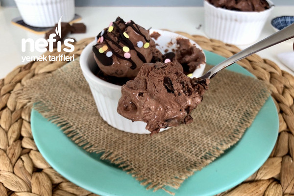 1 Kutu Kremayla Çikolata Parçalı Dondurma Videolu