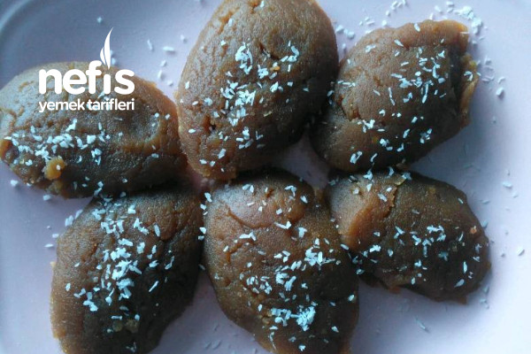 yumusak-tahin-pekmezli-un-helvasi.jpg