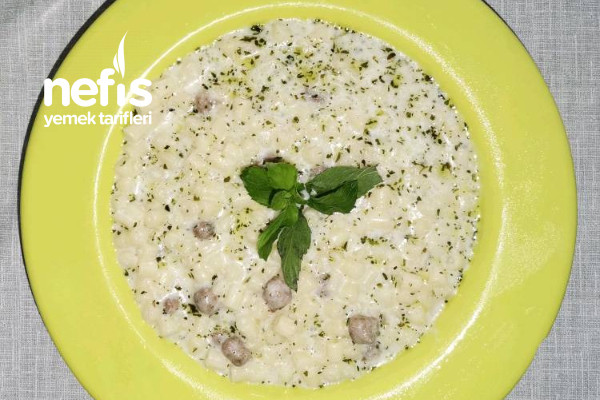 yogurtlu-makarna-corbasi.jpg
