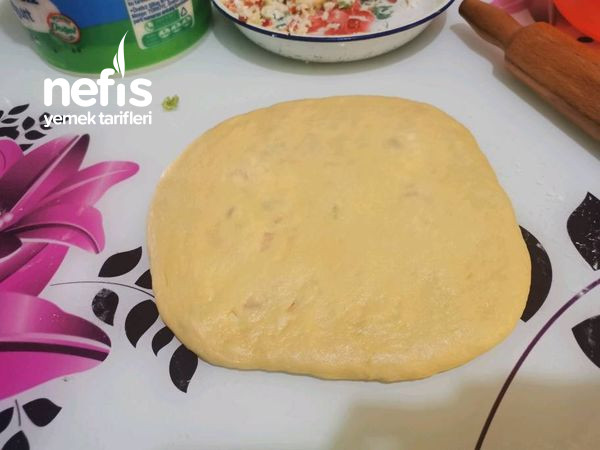 Biberli-Peynirli Kahvaltı Çöreği (Yumuşak Lezzet)