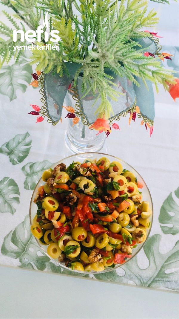 Kahvaltılarınıza Yakışacak Muhteşem Lezzet Zeytin Salatası