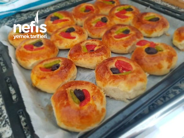 Mini Pizzalar (Pastane Tadından)