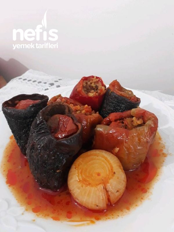 Γεμιστές αποξηραμένες πιπεριές μελιτζάνας με ελαιόλαδο (Χαλέπι)