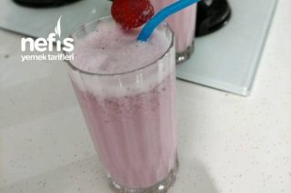 Serinleten En Favori Yaz İçeceklerinden Çilekli Milkshake Tarifi