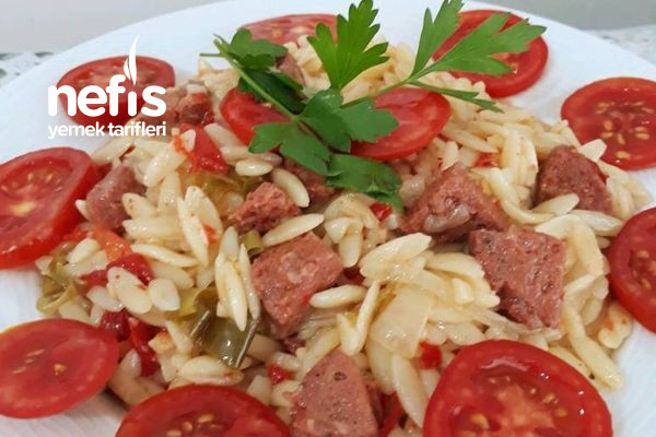 tadi-enfes-sebzeli-sucuklu-sehriye-pilavi.jpg