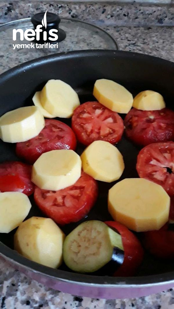Oturtma Yemeği (Patatesli Patlıcanlı)