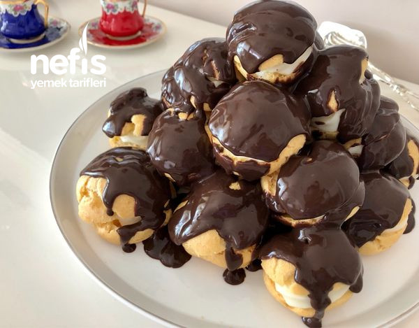 Çikolata Soslu Profiterol (Sönmeyen Mükemmel Kıvam)