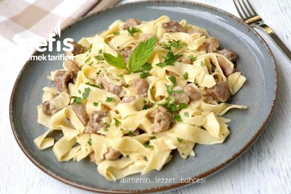 nefis-fettuccine-alfredo-makarna-tavuklu-hindili-videolu.jpg