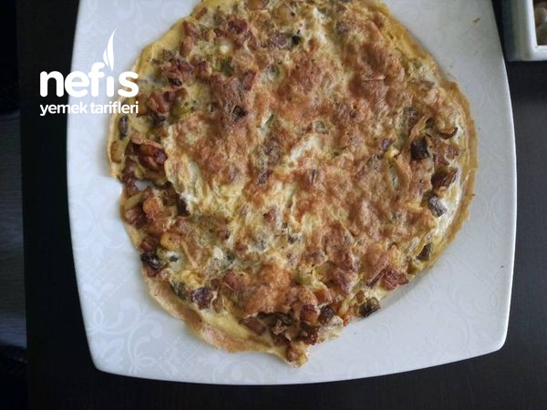 Kahvaltıların Vazgeçilmezi Patatesli Biberli Omlet