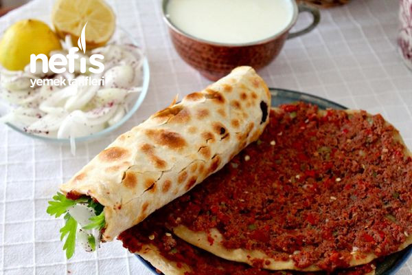 kolay-ve-lezzetli-lahmacun.jpg