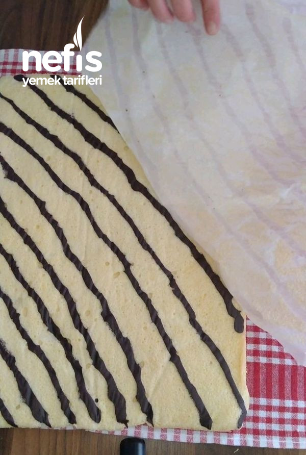Dikey Rulo Pasta (Porsiyonluk) Görsel Şöleni