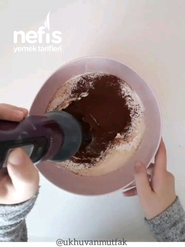 Çikolata Soslu Islak Kek (Büyük Borcam)