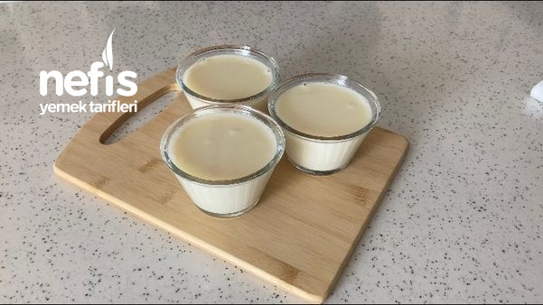 Çilek Soslu Orijinal Panna Cotta (Videolu)