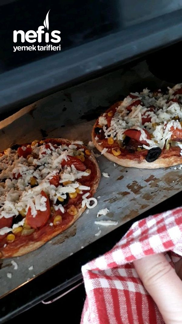 Pizza (Bazlama Pizza)