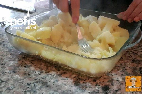 Sadece Patates İle Fırın Patatesin En Güzel Hali (Videolu)