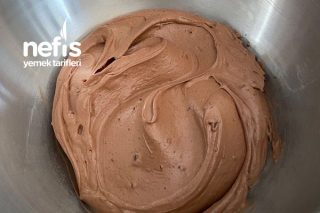 Tüm Pastalara Yakışacak Pratik Çikolatalı Krema Tarifi