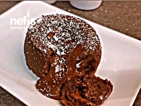 8 Dakikada Pişen Bol Çikolatalı Sufle (Videolu)