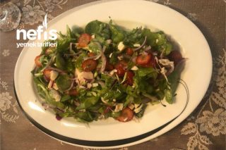 Çilekli Semizotu Salatası Tarifi