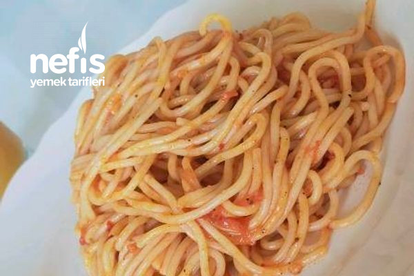 domates-soslu-uzun-makarna.jpg