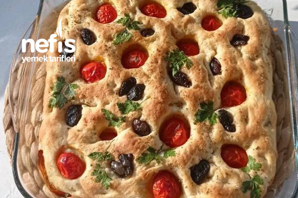 focaccia-italyan-ekmegi-nefis-cok-farkli-bir-ekmek.jpg