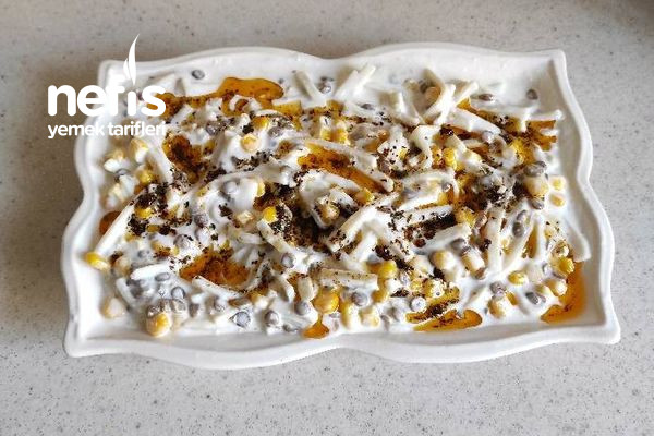 yesil-mercimekli-eristeli-salata.jpg