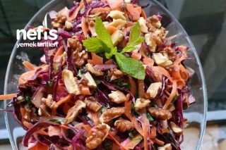 Lezzeti Sosunda Gizli Muhteşem Kırmızı Lahana Salatası Tarifi