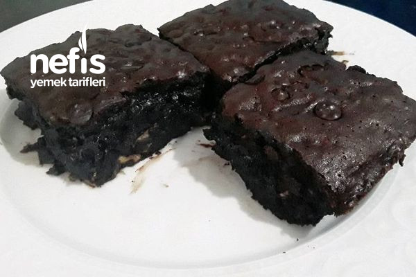 browni-tadinda-sakiz-kabakli-nemli-kek.jpg