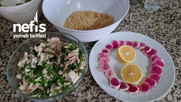 Kuskuslu Tavuk Salatası (Besleyici, Aşırı Lezzetli Pratik Nefis Tarif) (Videolu)