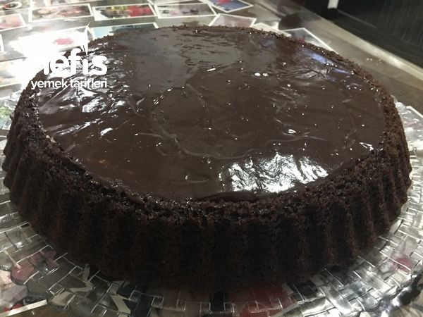 Tart Kalıbında Çikolatalı Kek