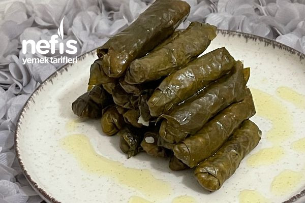 Fıstıklı Ve Kuş Üzümlü Yaprak Sarma