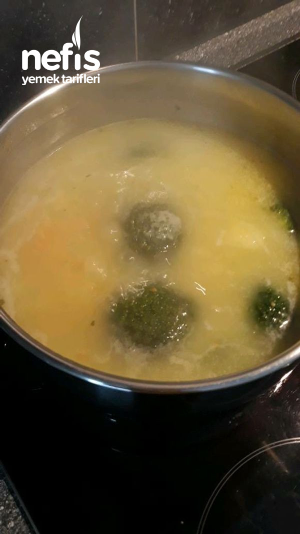 Vitamin Deposu Olan Enfes Brokoli Çorbası