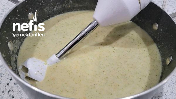 Çedar Peynirli Brokoli Çorbası (Videolu)