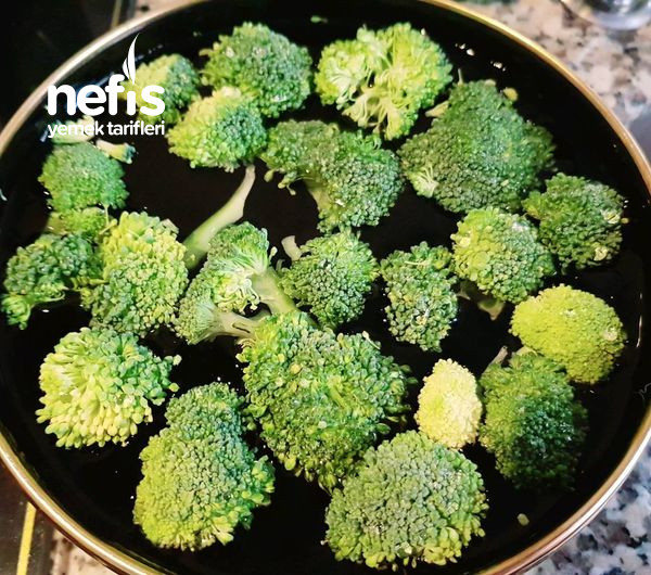 Brokoli Ve Ispanaklı Bol Vitaminli Bebek Çorbası