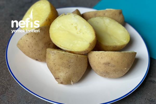Köz Biberli Yoğurtlu Patates Salatası Tarifi-1650876-101224