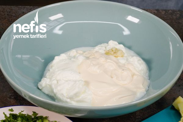 Köz Biberli Yoğurtlu Patates Salatası Tarifi-1650876-101245