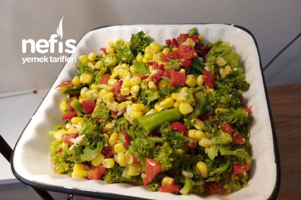 Bol Mısırlı Ekşili Brokoli Salatası Tarifi