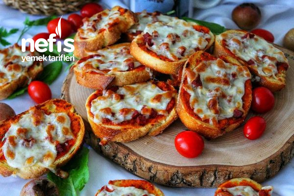 Kahvaltılık Ekmek (Hem Tost Hem Pizza Tadı)