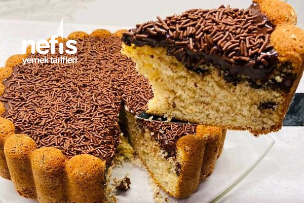 Bol Çikolata Sosuyla Yumuşacık Dokusuyla Harika Bir Kek Tarifi