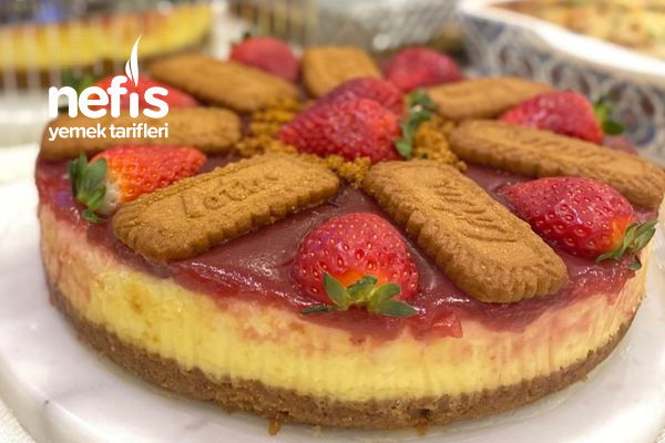 nefis-cilek-soslu-lotuslu-cheesecake.jpg