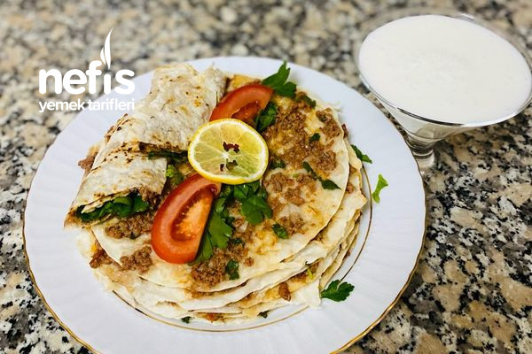 pratik-hamur-yogurmadan-lahmacun-yapmaya-varmisiniz.jpg
