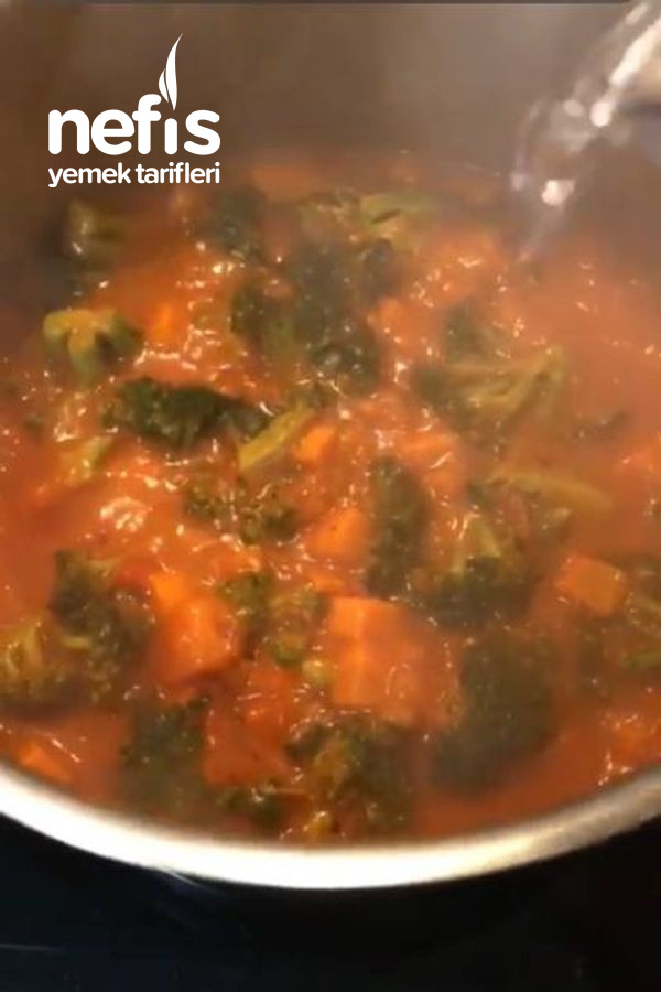 Domatesli Brokoli Çorbası