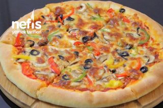 Hazırlıklardan Kat Kat Daha Güzel Muhteşem Pizza Tarifi