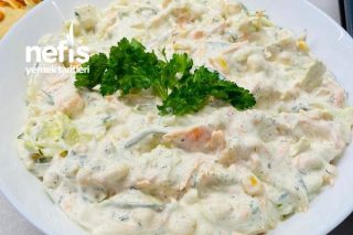 Yoğurtlu Marul Salatası Çok Hafif Ve Çok Pratik Bir Lezzet Tarifi