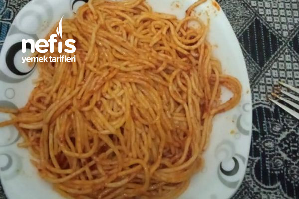 spagetti-bulyonlu-nefis-tarif.jpg