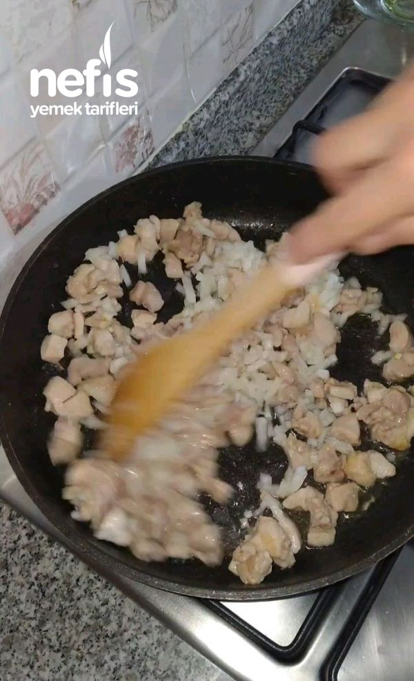 Πατάτες με κοτόπουλο βασαμέλ και μανιτάρια (Νόστιμη γεύση)
