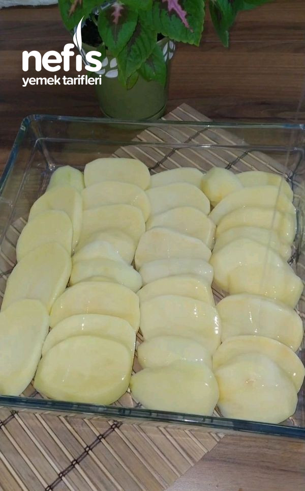 Πατάτες με κοτόπουλο βασαμέλ και μανιτάρια (Νόστιμη γεύση)